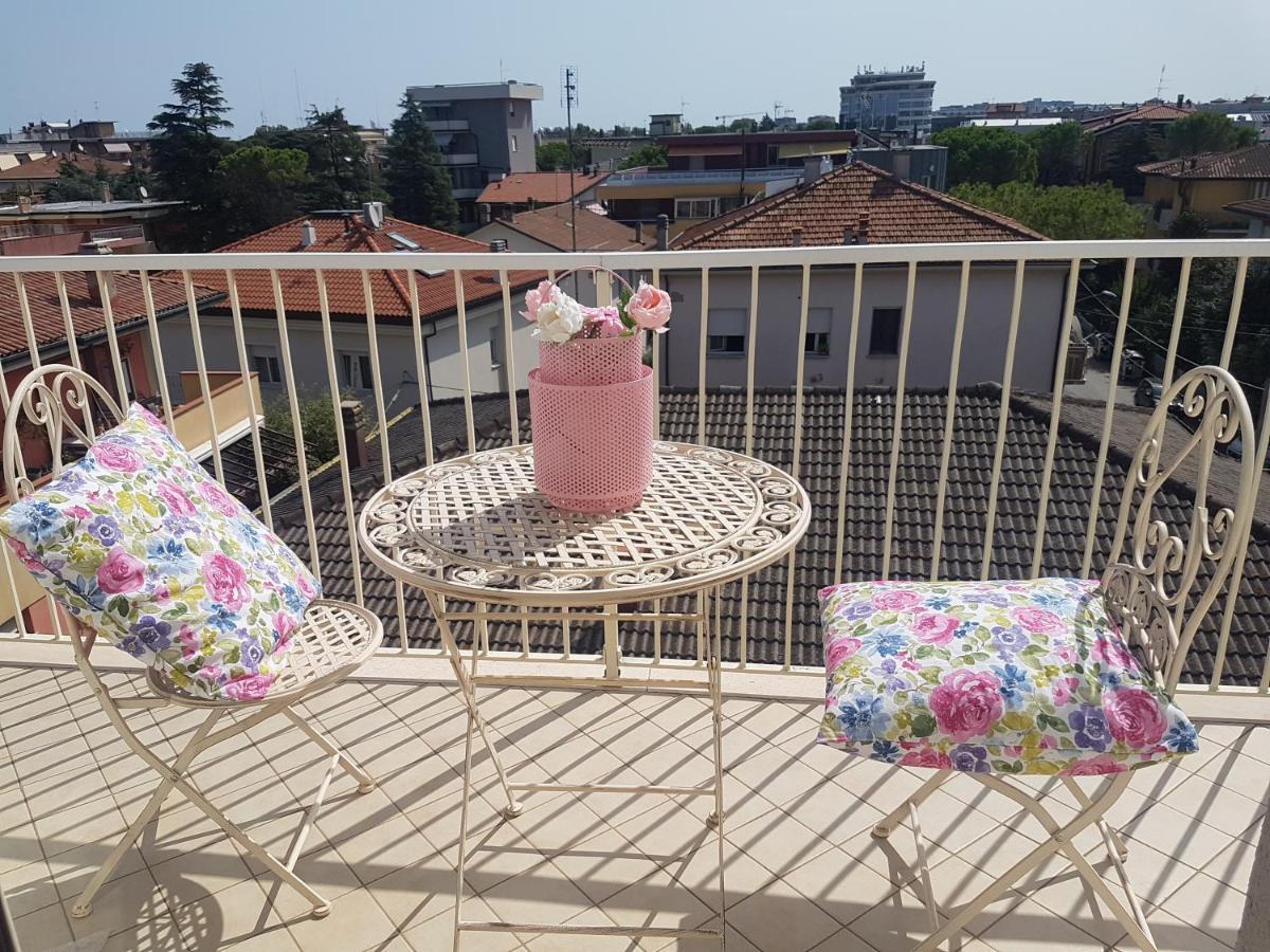 The Roses - Delizioso attico su 2 livelli zona Palacongressi Rimini Esterno foto